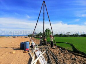 Lắp đặt thiết bị quan trắc chuyển vị ngang sâu Inclinometer