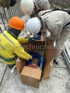 Lap-dat-thiet-bi-ung-suat-cot-thep-Rebar-Stressmeter-4911-4