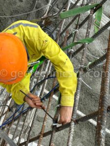 Lap-dat-thiet-bi-ung-suat-cot-thep-Rebar-Stressmeter-4911-4