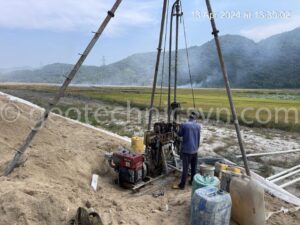 Khoan lắp đặt thiết bị quan trắc cao tốc Chí Thạnh - Vân Phong