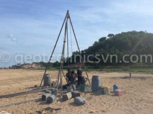 Khoan lắp đặt thiết bị quan trắc cao tốc Chí Thạnh - Vân Phong